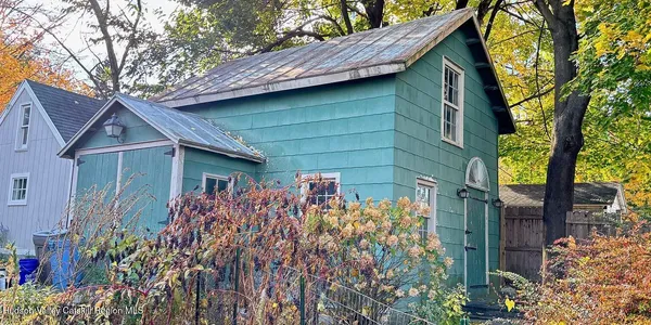 $3,350 | 967 Columbia Street, Hudson, NY 12534