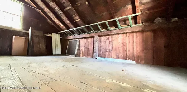 $3,350 | 967 Columbia Street, Hudson, NY 12534