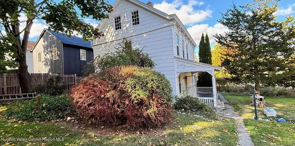 $3,350 | 967 Columbia Street, Hudson, NY 12534