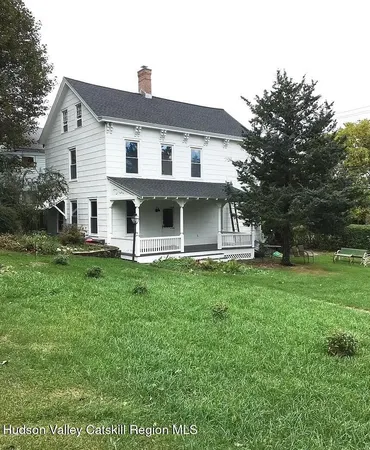 $3,350 | 967 Columbia Street, Hudson, NY 12534