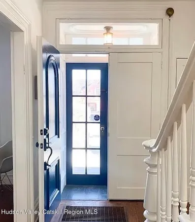 $3,350 | 967 Columbia Street, Hudson, NY 12534