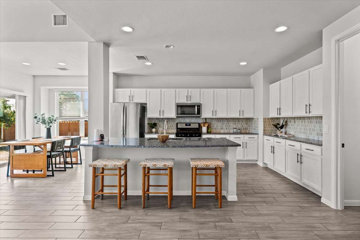 7000 Cardinal Bloom Loop Austin, TX 78744 - Photo 3 of 34