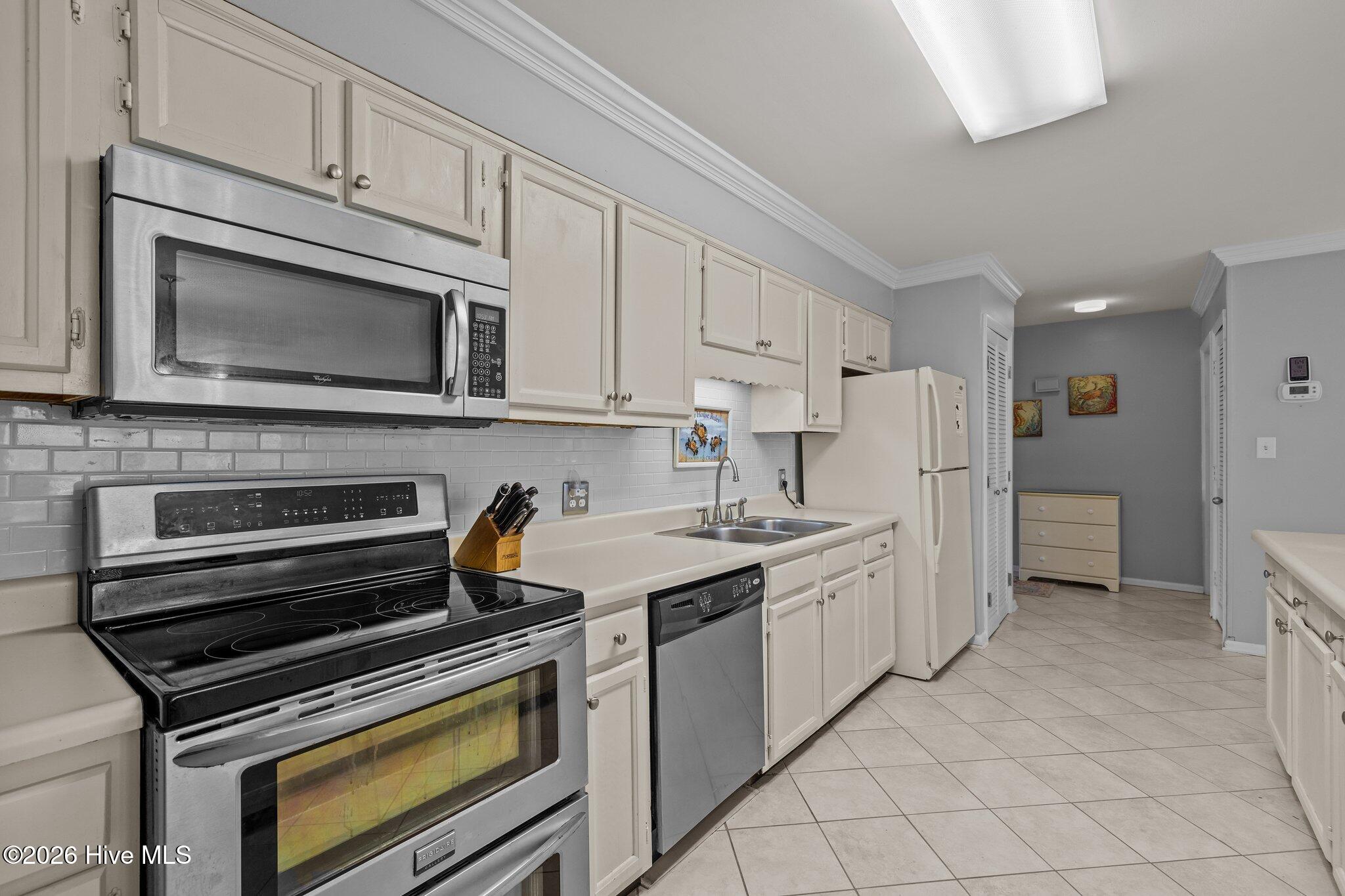 855 Salter Path Road, Unit 108 Indian Beach, NC 28512 - Photo 16 of 61 13-web-or-mls-1S3A5190