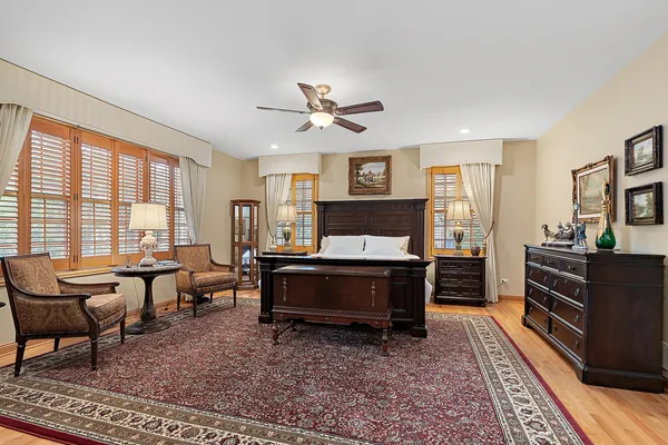 $1,000,000 | 13050 South 85th Avenue, Palos Park, IL 60464