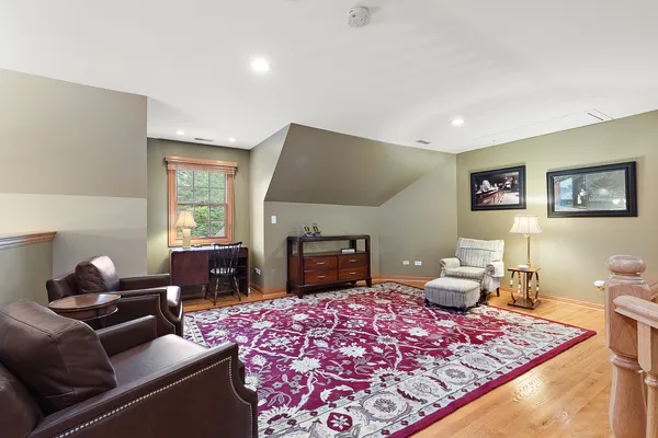 $1,000,000 | 13050 South 85th Avenue, Palos Park, IL 60464