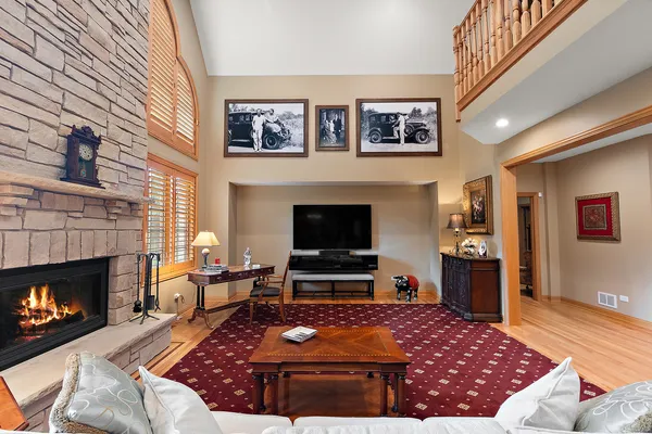 $1,000,000 | 13050 South 85th Avenue, Palos Park, IL 60464