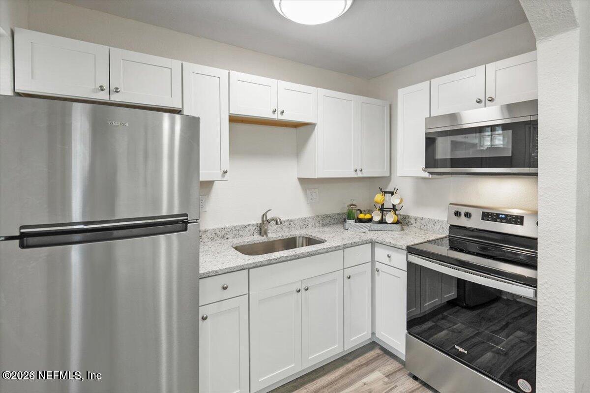 93 Lewis Street Atlantic Beach, FL 32233 - Photo 2 of 4 20240323145521836091000000-o