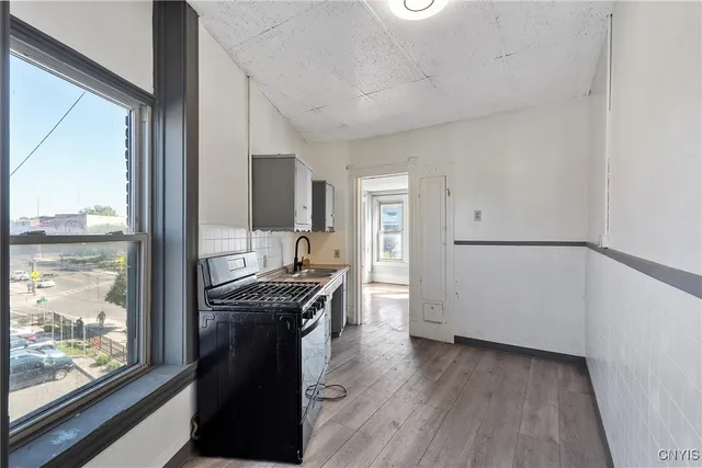 $1,300 | 319 North Salina Street, Syracuse, NY 13203