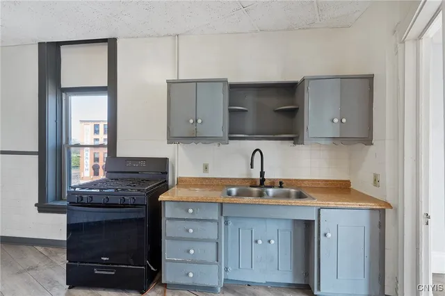 $1,300 | 319 North Salina Street, Syracuse, NY 13203