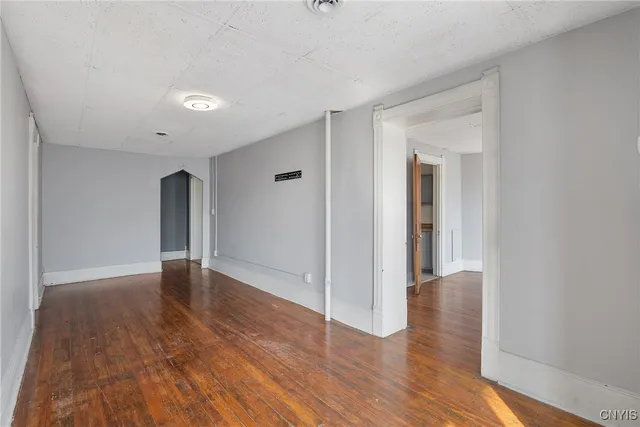 $1,300 | 319 North Salina Street, Syracuse, NY 13203