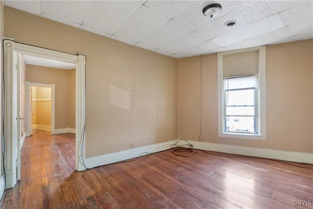$1,300 | 319 North Salina Street, Syracuse, NY 13203