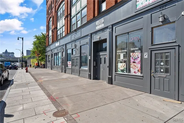 $1,300 | 319 North Salina Street, Syracuse, NY 13203