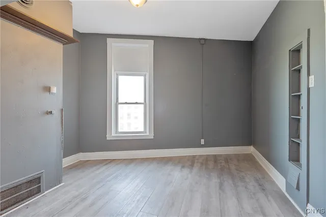$1,300 | 319 North Salina Street, Syracuse, NY 13203