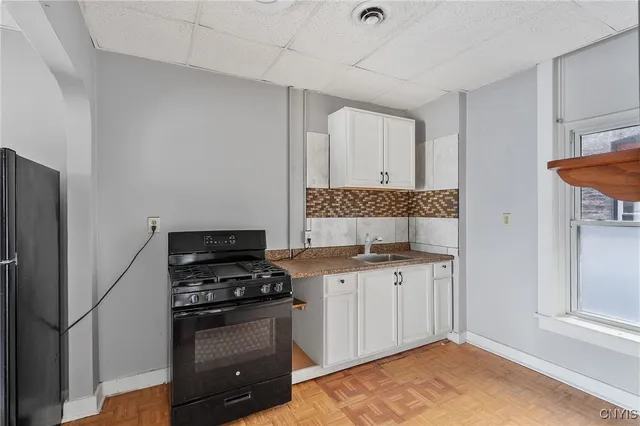 $1,300 | 319 North Salina Street, Syracuse, NY 13203