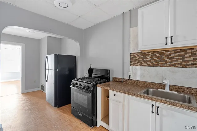 $1,300 | 319 North Salina Street, Syracuse, NY 13203