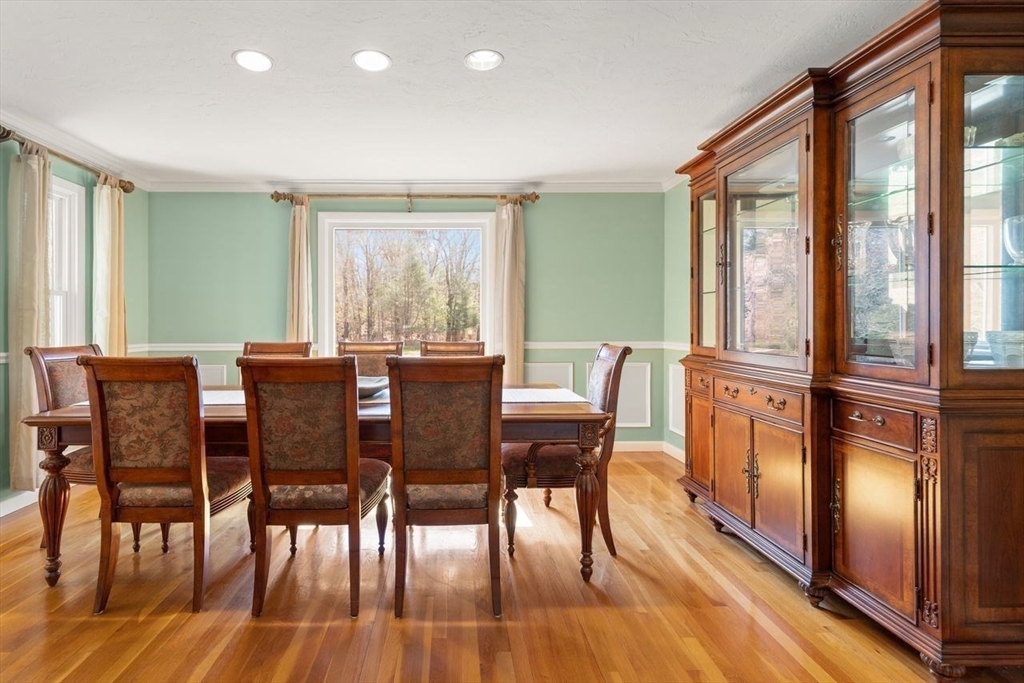 17 Niantic Road Sharon, MA 02067 - Photo 13 of 39