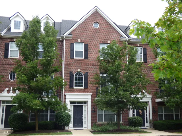 $1,950 | 11723 Chant Lane, Unit 6, Zionsville, IN 46077