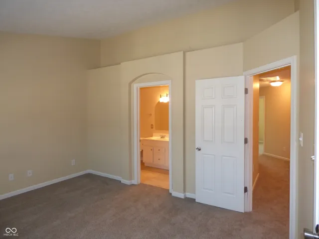 $1,950 | 11723 Chant Lane, Unit 6, Zionsville, IN 46077