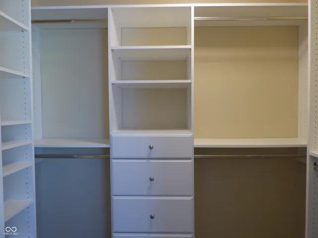 $1,950 | 11723 Chant Lane, Unit 6, Zionsville, IN 46077