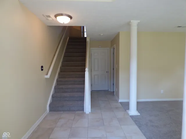 $1,950 | 11723 Chant Lane, Unit 6, Zionsville, IN 46077