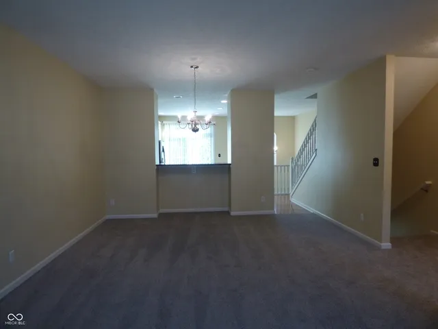 $1,950 | 11723 Chant Lane, Unit 6, Zionsville, IN 46077