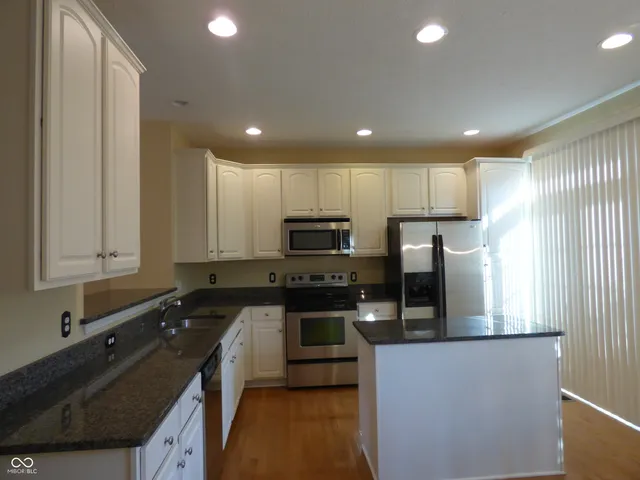 $1,950 | 11723 Chant Lane, Unit 6, Zionsville, IN 46077