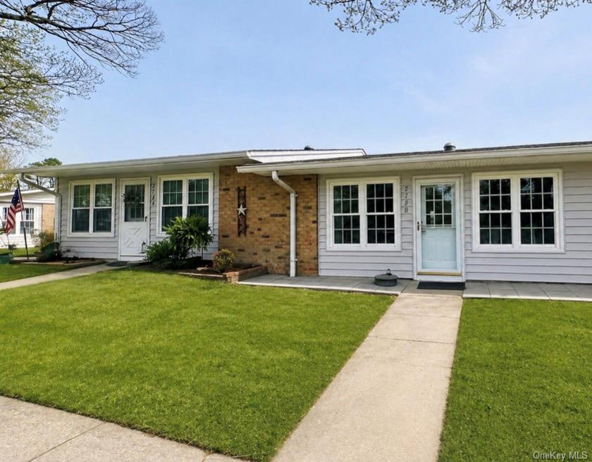 278 Berwick Court, Unit B Ridge, NY 11961 - Photo 2 of 12