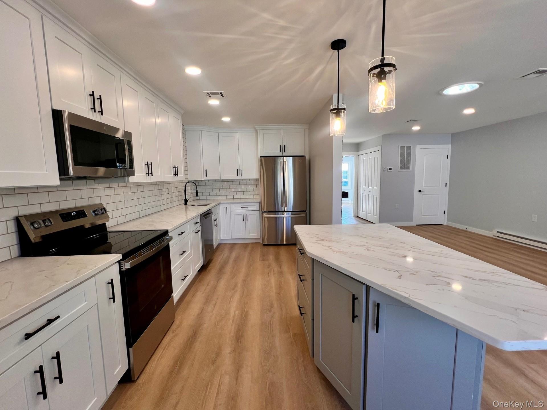 278 B Berwick Court, Unit B Ridge, NY 11961 - Photo 4 of 13