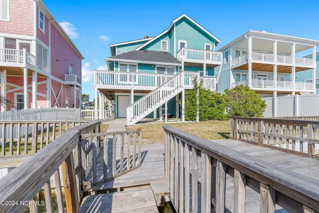 $1,050,000 | 144 Tuna Drive, Holden Beach, NC 28462