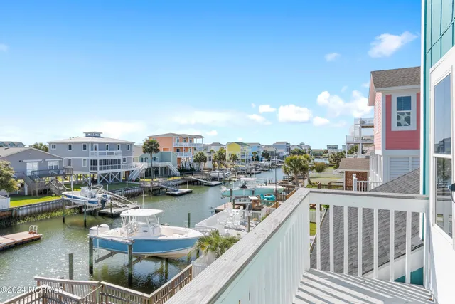 $1,050,000 | 144 Tuna Drive, Holden Beach, NC 28462