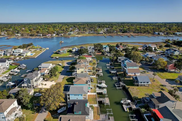 $1,050,000 | 144 Tuna Drive, Holden Beach, NC 28462