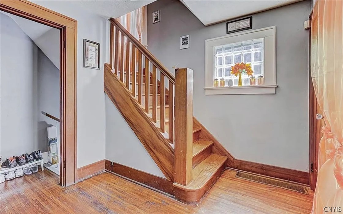 104 Baycliff Drive Rochester, NY 14609 - Photo 13 of 27