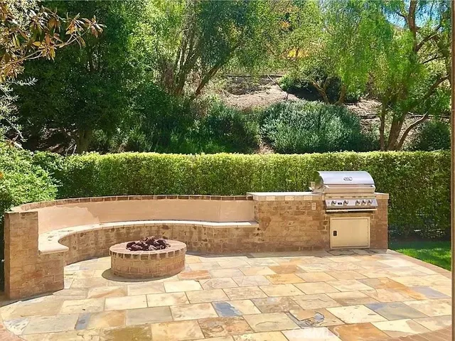 a view of outdoor space yard and outdoor space