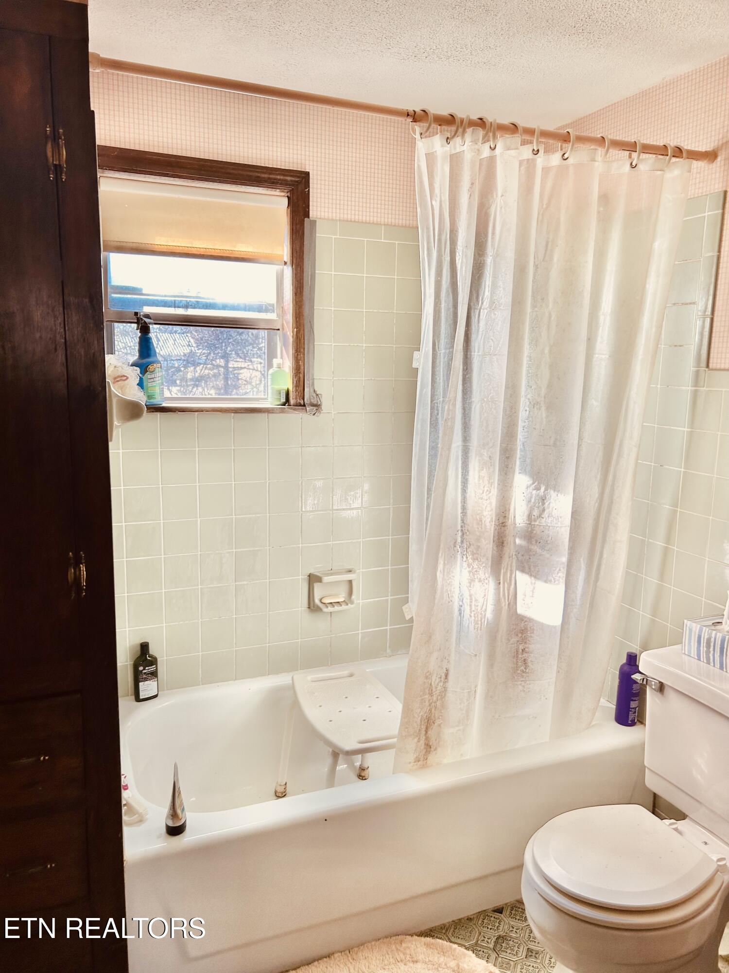 107 Bermuda Road Oak Ridge, TN 37830 - Photo 8 of 11 IMG_2410