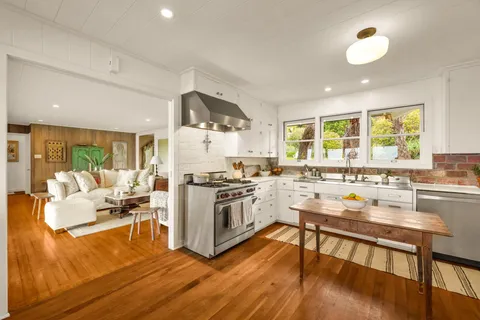 $2,250,000 | 1530 A Kamehameiki Road, Kula, HI 96790