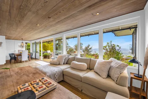 $2,250,000 | 1530 A Kamehameiki Road, Kula, HI 96790