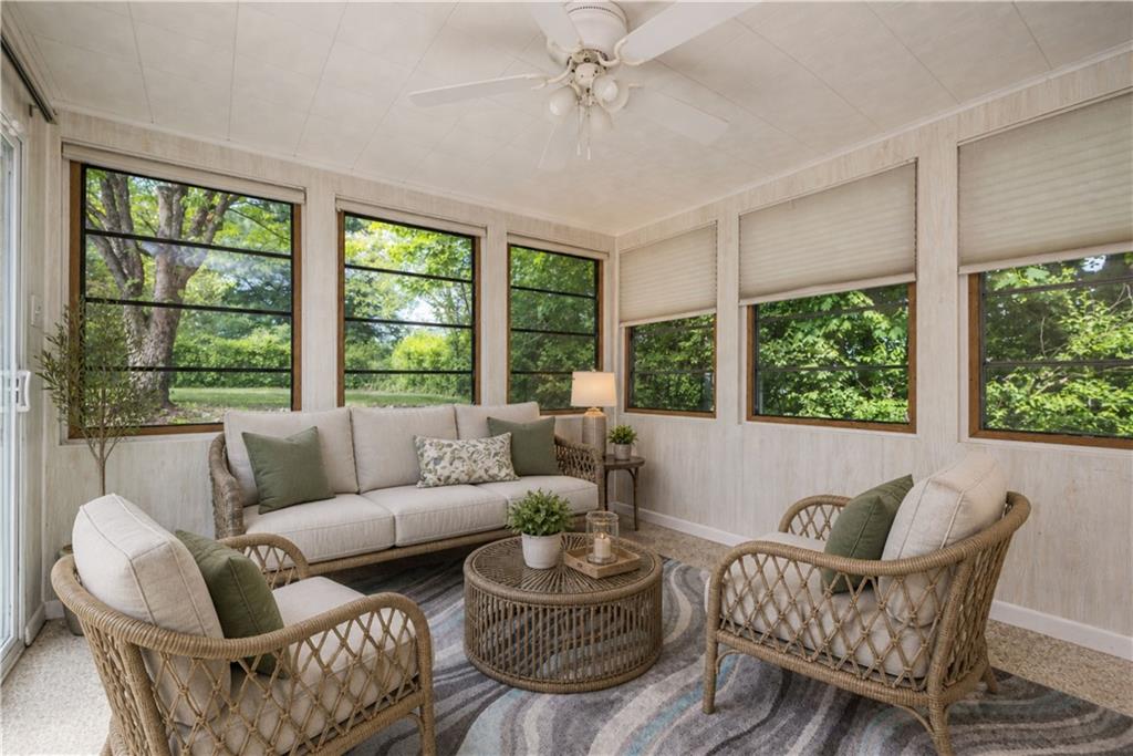 1565 Cathell Road Pittsburgh, PA 15236 - Photo 12 of 27 Sunroom