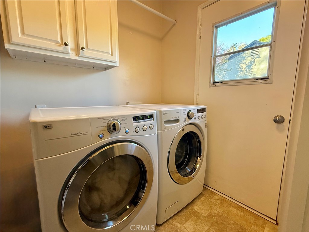 6948 Balcom Avenue Reseda, CA 91335 - Photo 16 of 30 a utility room with dryer and washer