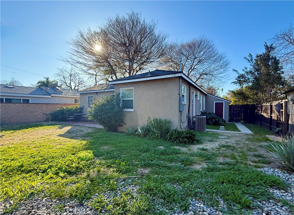 6948 Balcom Avenue Reseda, CA 91335 - Photo 3 of 30 a view of a house with a yard