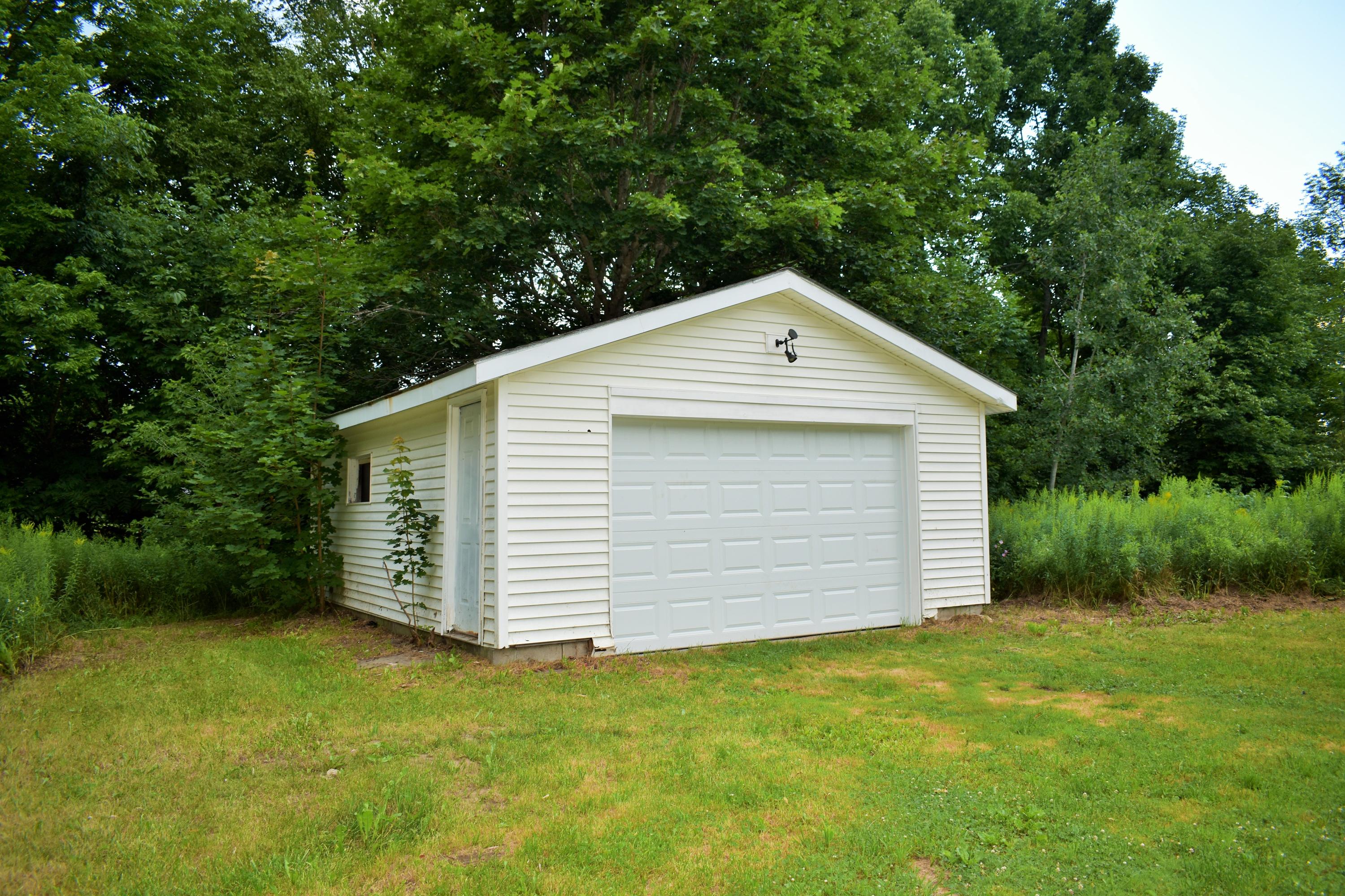 23 Charleston Road Dexter, ME 04930 - Photo 4 of 28 4