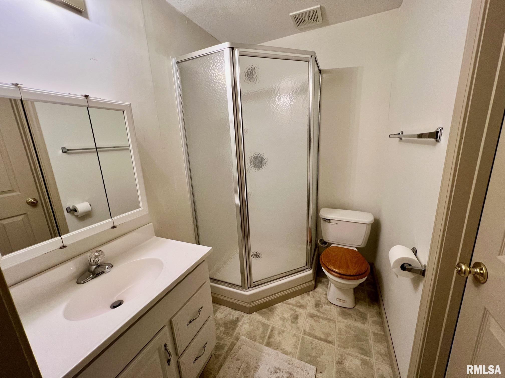 19340 Pinecrest Road Petersburg, IL 62675 - Photo 25 of 31 Gallery Image 25