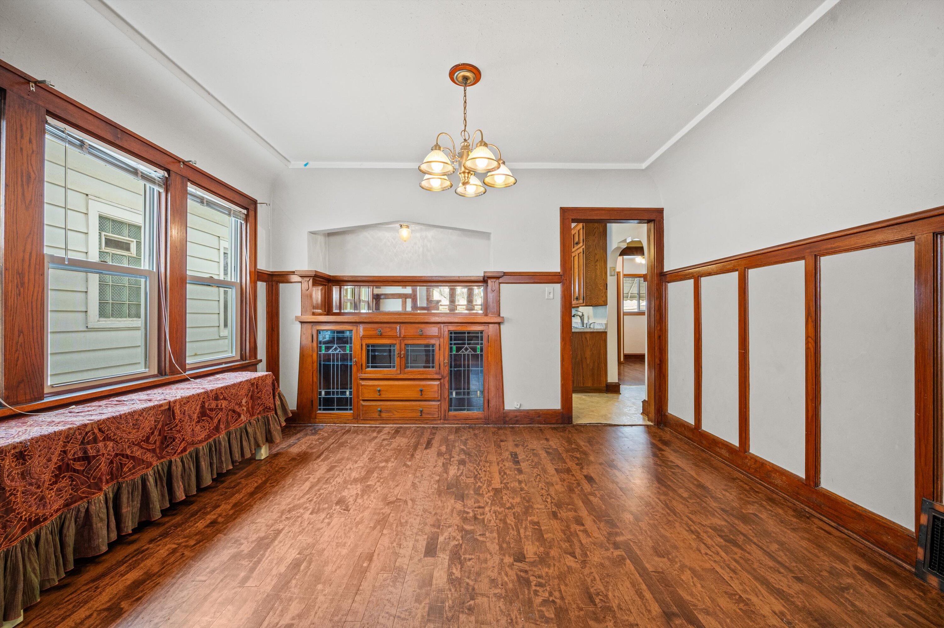 3141 South 15th Street Milwaukee, WI 53215 - Photo 6 of 18 04-DSC8562