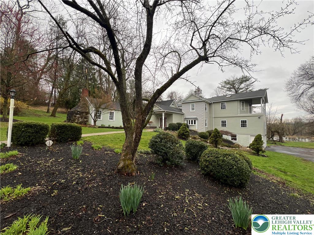 2239 Yost Road Bath, PA 18014 - Photo 2 of 35