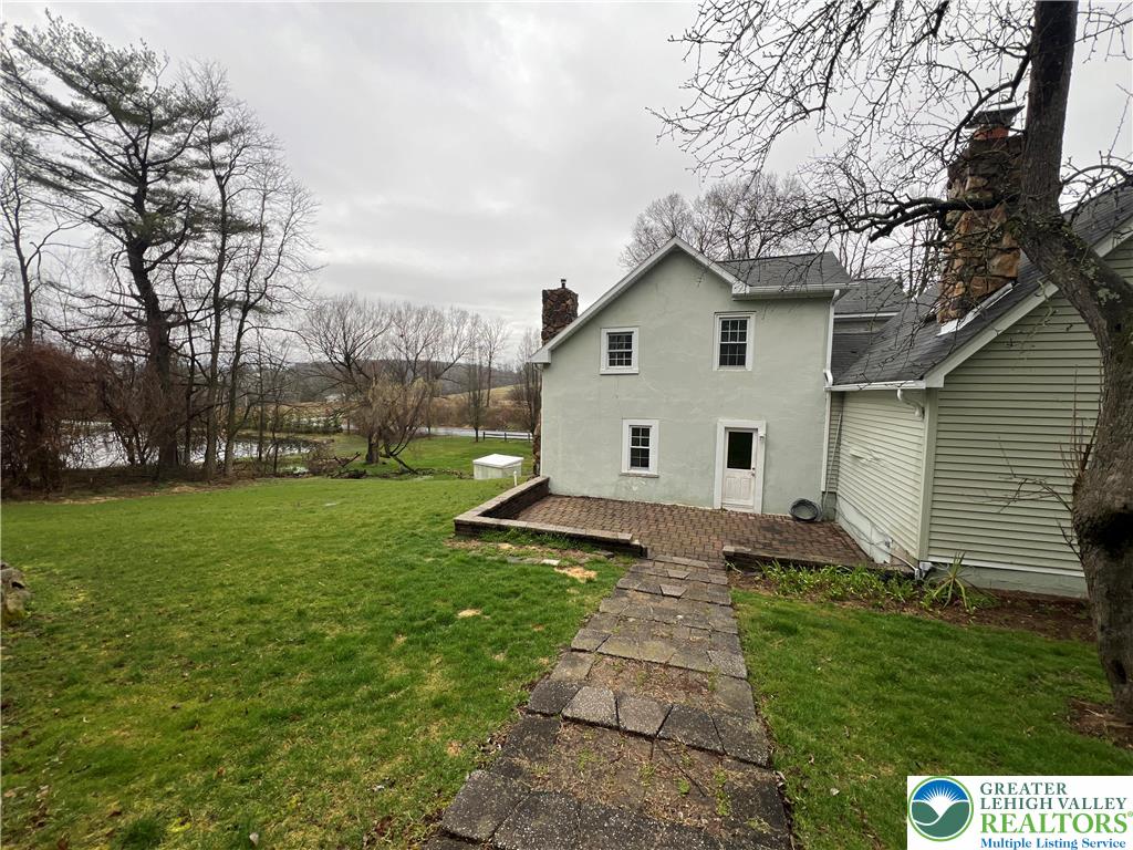 2239 Yost Road Bath, PA 18014 - Photo 7 of 35