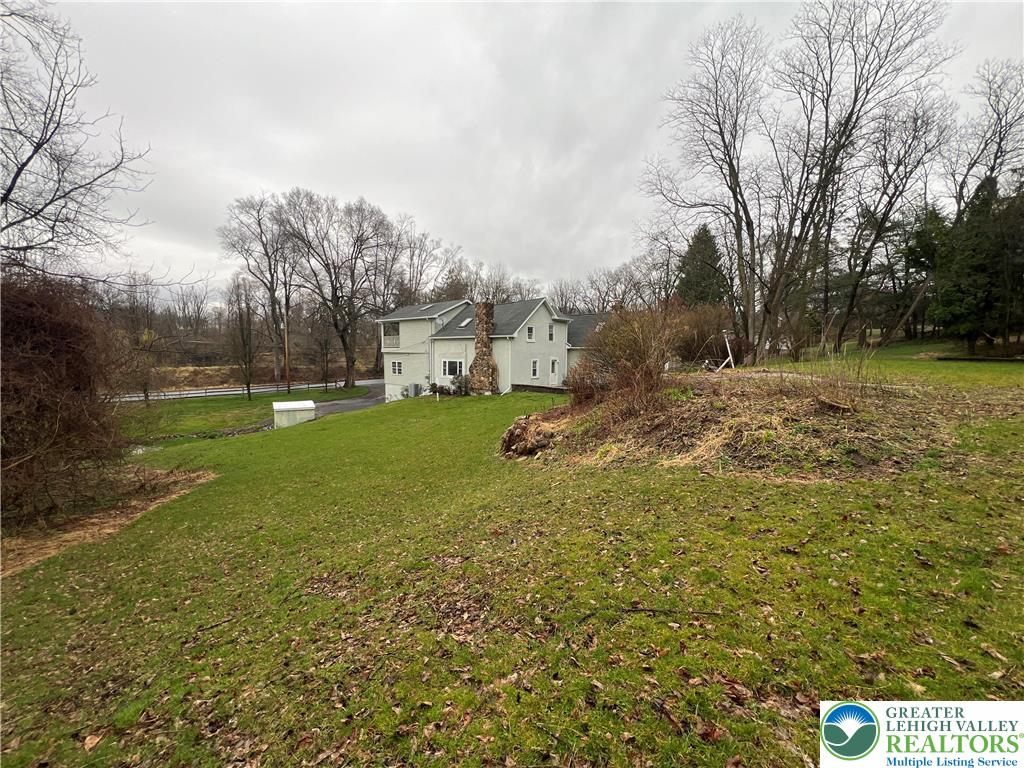 2239 Yost Road Bath, PA 18014 - Photo 8 of 35