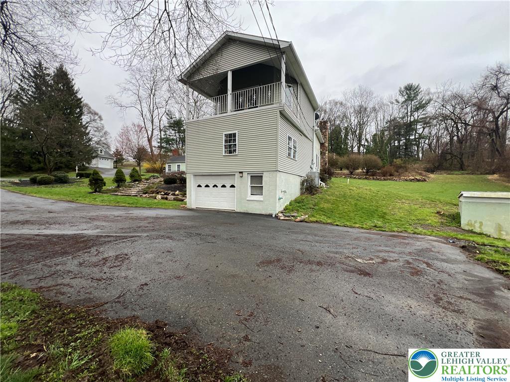 2239 Yost Road Bath, PA 18014 - Photo 9 of 35