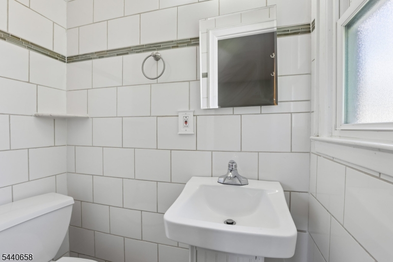 345 Trotting Road Union, NJ 07083 - Photo 32 of 43
