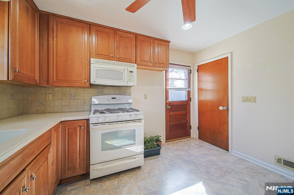 50 Knolls Road Bloomingdale, NJ 07403 - Photo 14 of 36