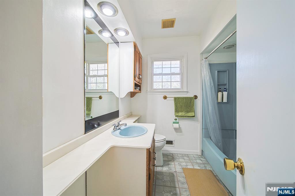 50 Knolls Road Bloomingdale, NJ 07403 - Photo 18 of 36