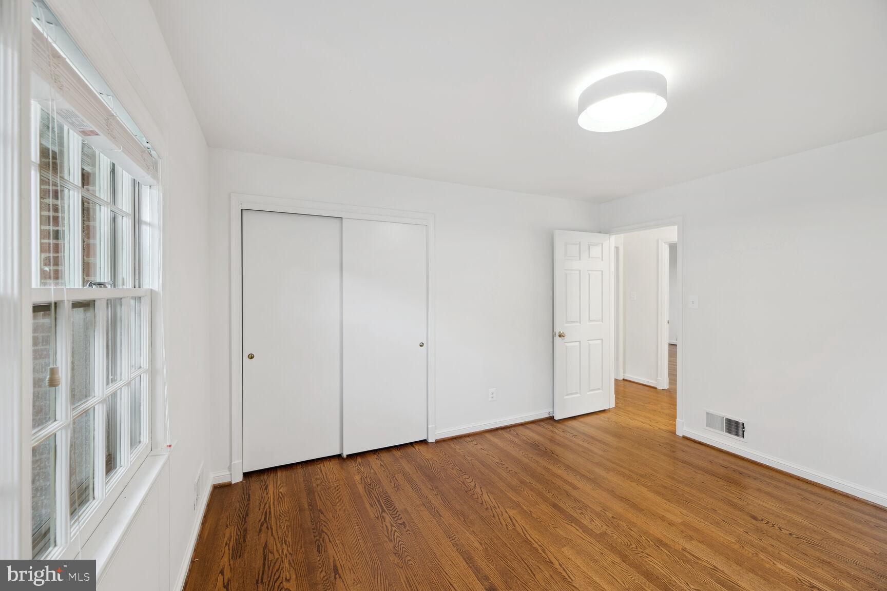 6313 Stoneham Lane McLean, VA 22101 - Photo 24 of 37 Bedroom 3 is also generously sized on same level